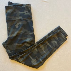 Athleta Ultimate 7/8 Tight